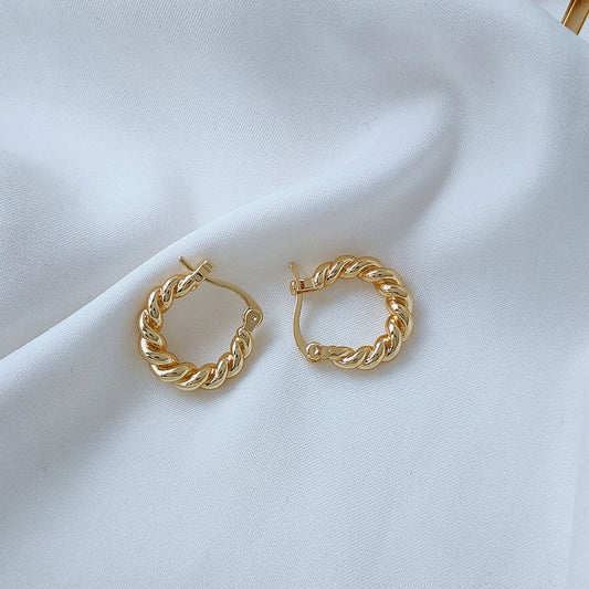 ゴールドツイストピアス