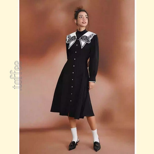 月明かりのバンビが佇む：オリエンタルと幻想が交差するプレッピーワンピース C0186