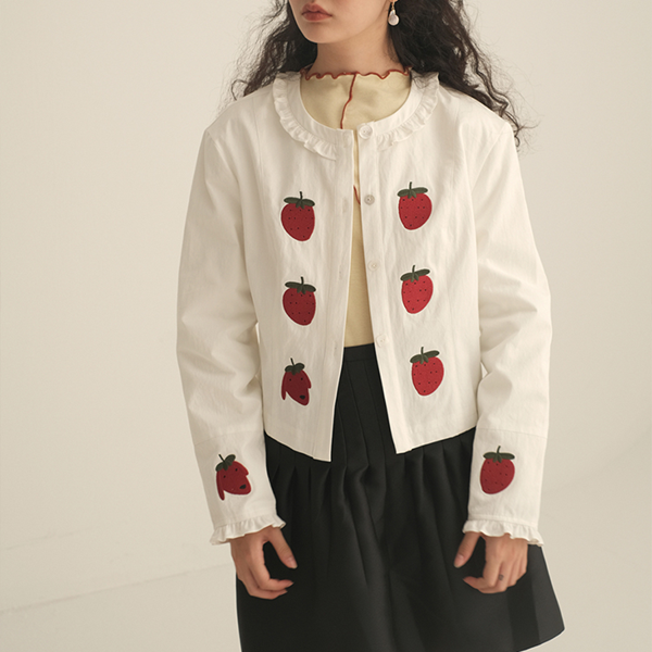ストロベリープリントホワイトブラウス　Z00448