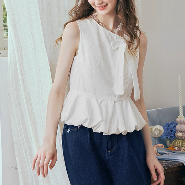 リボン装飾付きアシンメントリーペプラムトップ《Z00975》