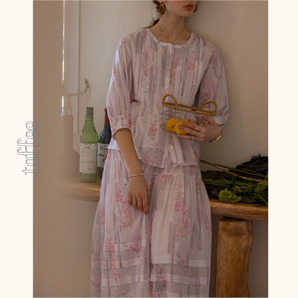 桜ピンクプリーツシャツ＆ミモレ丈ティーアドスカートセットアップ《Z00867》