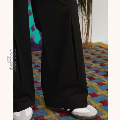 アップル刺繍ブラックストレートパンツ　《Z00693》