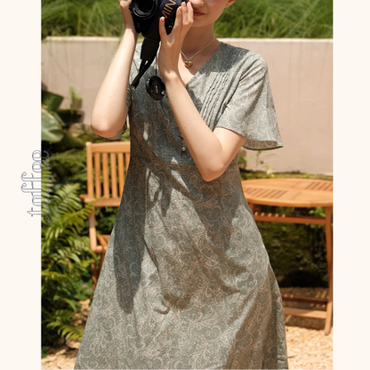 優美なペイズリー柄Vネックワンピース《Z01047》