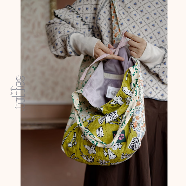 パッチワーク風花柄トートバッグ《Z00955》