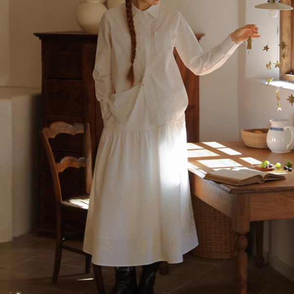 レース装飾ホワイトブラウス《Z00832》