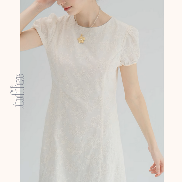 パフスリーブ蝶柄刺繍入りミモレ丈ワンピース《Z00873》