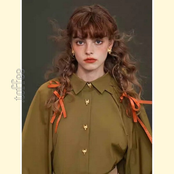 【2color】立体アートを纏う：キツネボタンの折り紙ブラウス C0174