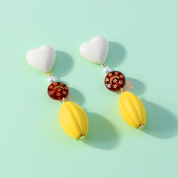 【2pattern】ハート、月と星、黄色の楕円体のドロップイヤーアクセサリー　《Z00796》