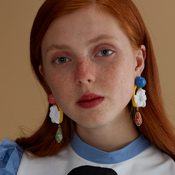 【2pattern】エンジェルモチーフドロップイヤーアクセサリー　《Z00797》