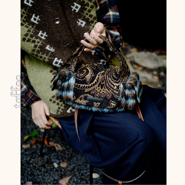 ファー付きダマスク織りショルダーバッグ　《Z00788》