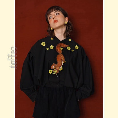 【2color】花の妖精：芸術的なお花刺繍のドールカラーブラウス 《C0191》