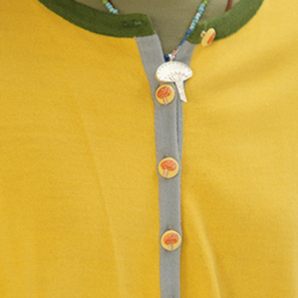 マッシュルームボタンイエローカーディガン　Z00601