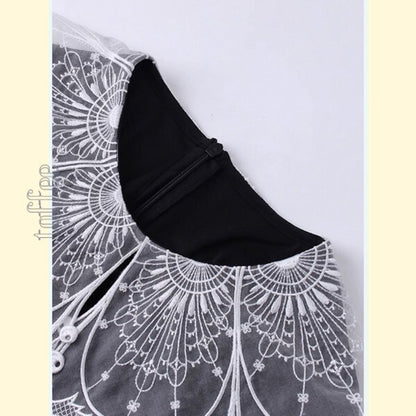 ブラックベルベットの調べ：フェアリーレースのクラシカルワンピース 《C0195》