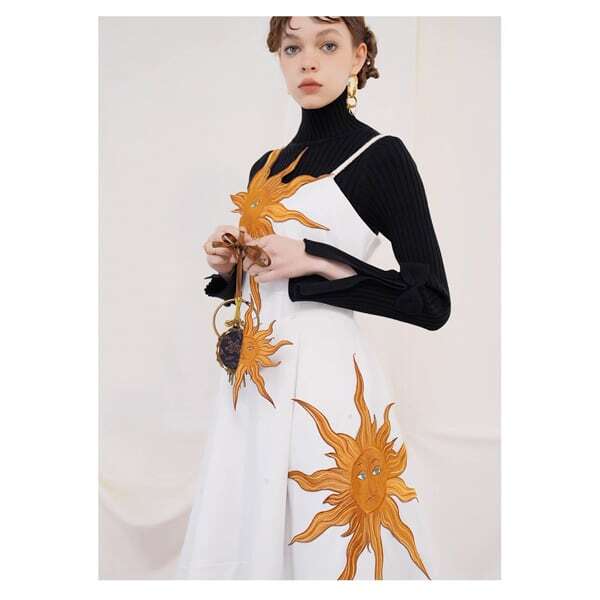 【2color】太陽刺繍サスペンダーワンピース C0080