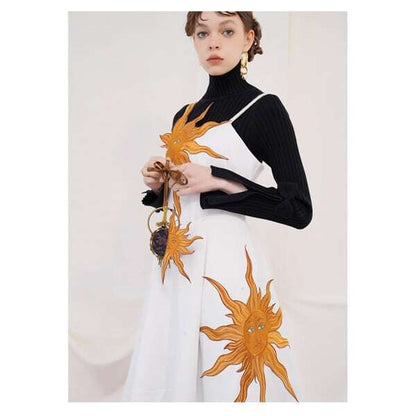 【2color】太陽刺繍サスペンダーワンピース C0080