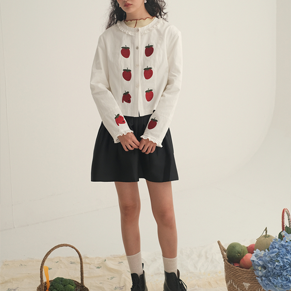 ストロベリープリントホワイトブラウス　Z00448