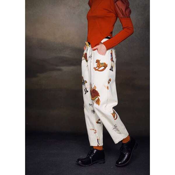 【2color】くるみ割り人形プリントタックテーパードパンツ C0107