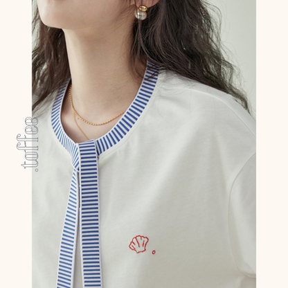 ブルーストライプタイ付きドロップショルダートップ　Z00462