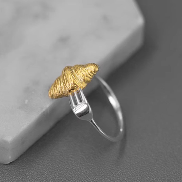 モーニングクロワッサンシルバーリング　Z00573