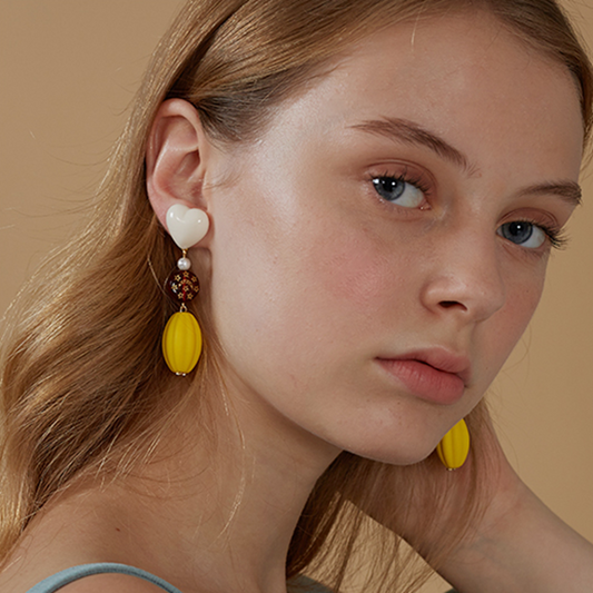 【2pattern】ハート、月と星、黄色の楕円体のドロップイヤーアクセサリー　《Z00796》