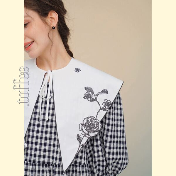 繊細バラ刺繍のつけ襟：あなただけの魔法のアクセサリー 《C0212》