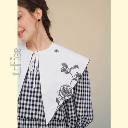 繊細バラ刺繍のつけ襟：あなただけの魔法のアクセサリー 《C0212》