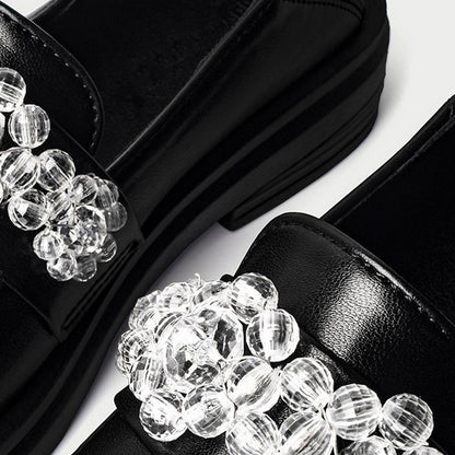 ビジューが光るブリテッシュローファー