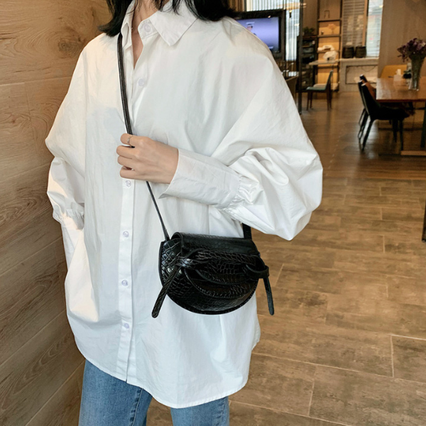 【４color】クロコ調エンボスプロセッシングショルダーバッグ　AU-171