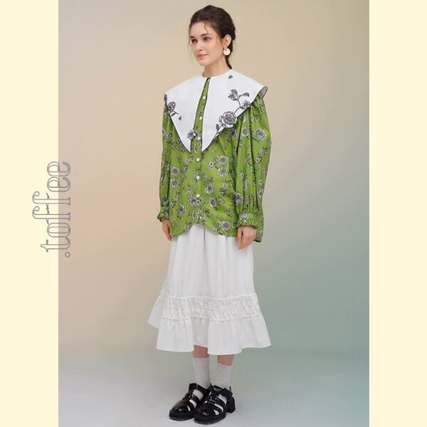 ローズフレンチレトロプリントシャツ: 個性的なエレガンスを纏う 《C0213》