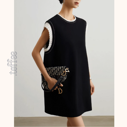 クルーネックレースディテールブラックワンピース《Z00948》