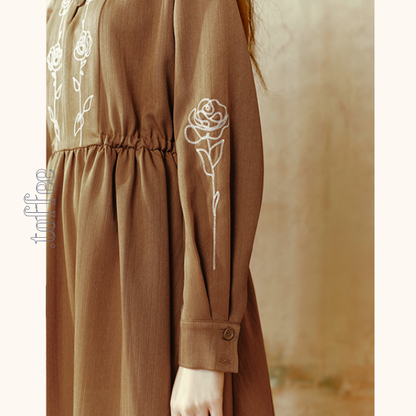 【2color】ローズ刺繍フリルネックワンピース　《Z00681》