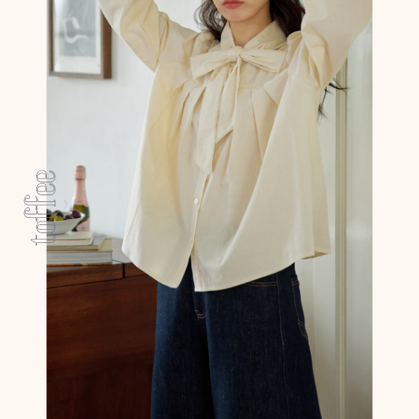 サイド刺繍ストレートデニムパンツ　Z00561