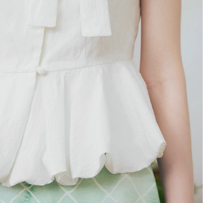 リボン装飾付きアシンメントリーペプラムトップ《Z00975》