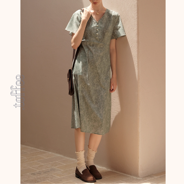 優美なペイズリー柄Vネックワンピース《Z01047》