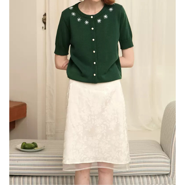 お花の刺繍入りラウンドネック半袖ニット Z00233