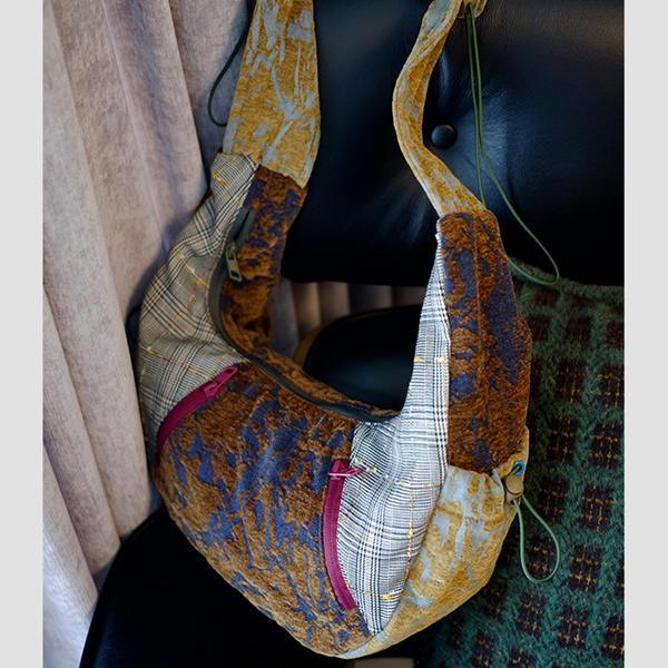 サイドチェックマルチカラーショルダーバッグ　Z00489