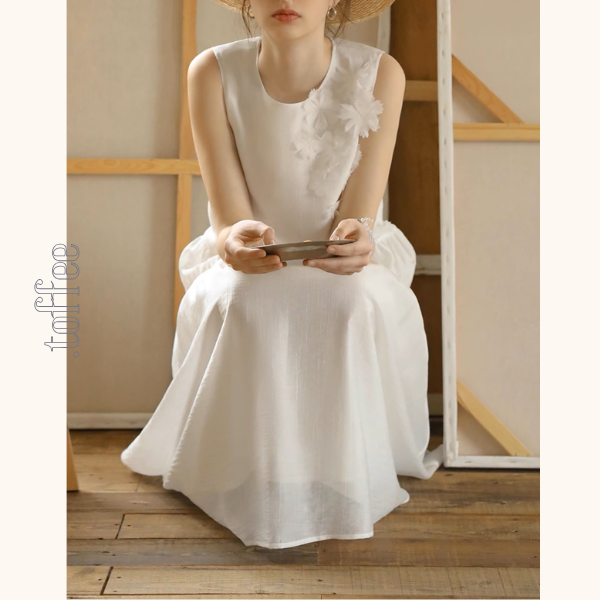 フラワー立体装飾ノースリーブティアードワンピース《Z00887》