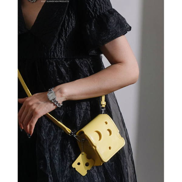 【３color】チーズシルエットスクエアショルダーバッグ AU-370