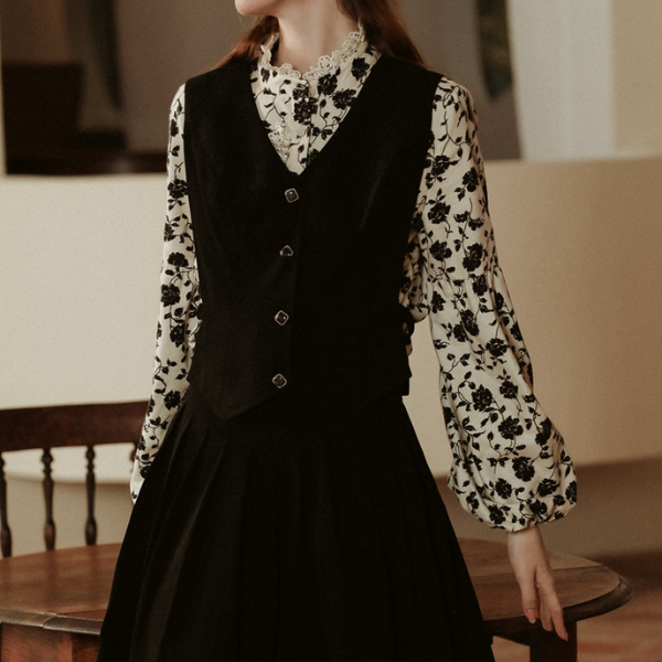 スタンドカラーブラックローズレースブラウス X-470