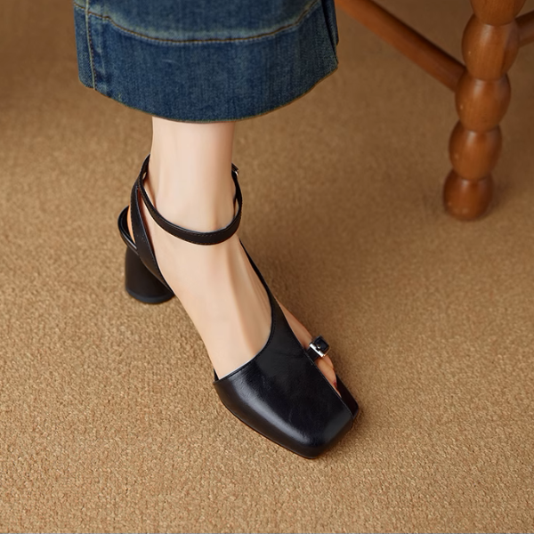 【2color】アシンメントリーデザインハイヒールサンダル《Z00977》