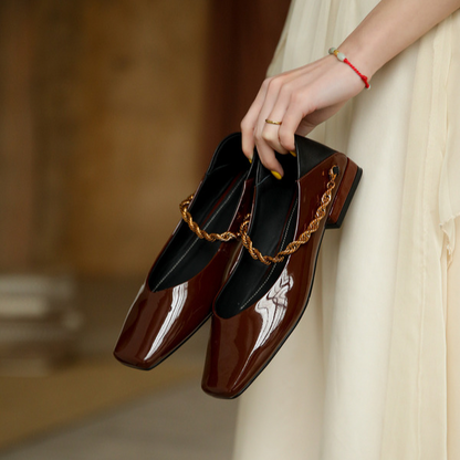 【2color】パテントレザーチェーンローヒールパンプス X-370