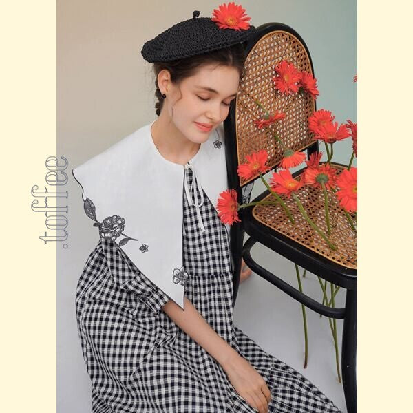 フレンチシックとモードの融合：ギンガムチェックのティアードワンピース 《C0211》