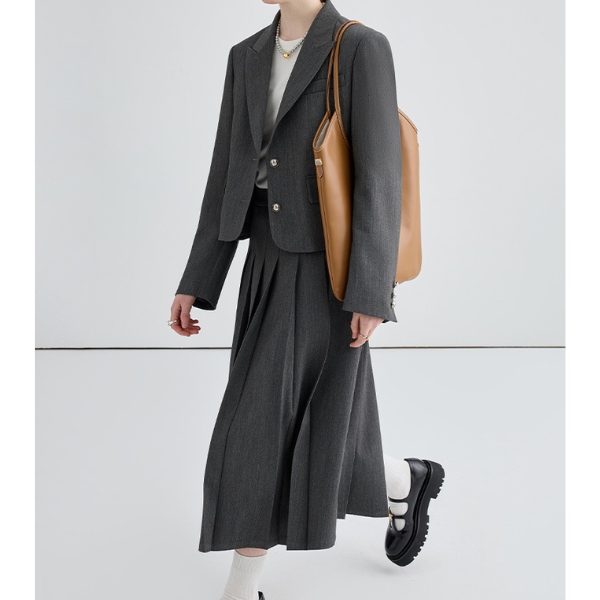 ショートスーツジャケット＆ミドル丈プリーツスカートのセットアップ Z00134