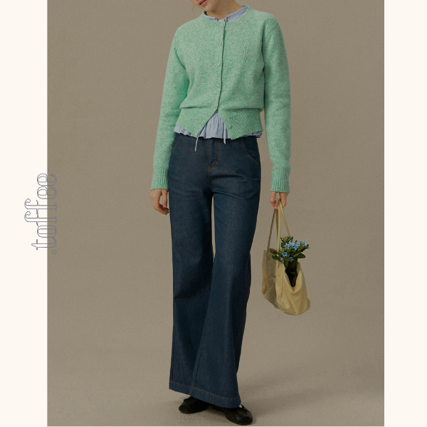 スターフラワー刺繍ブーツカットデニム《Z00830》