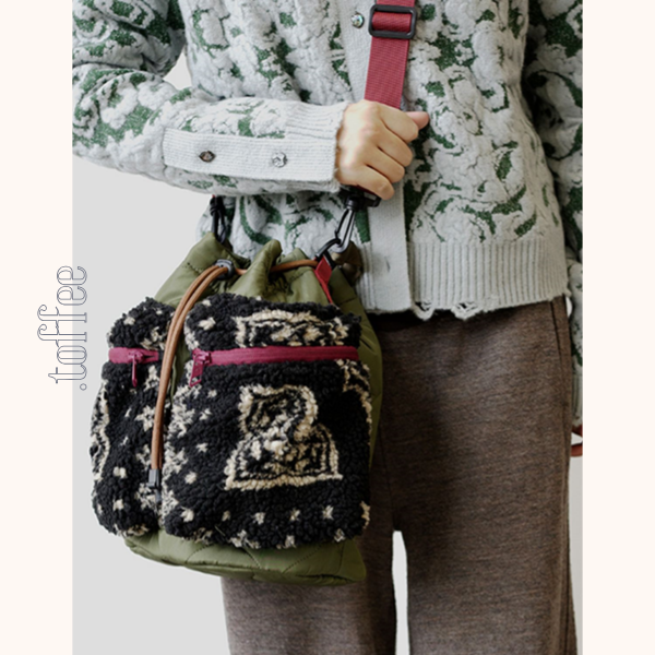 ドローストリング付きボアショルダーバッグ　Z00606