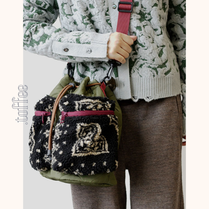 ドローストリング付きボアショルダーバッグ　Z00606