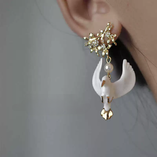 ハミングバードピアス　Z00594