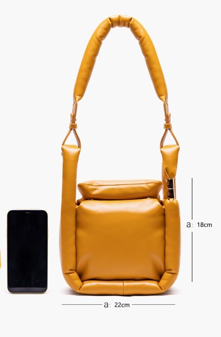 【３color】柔らかいスクエアバッグ