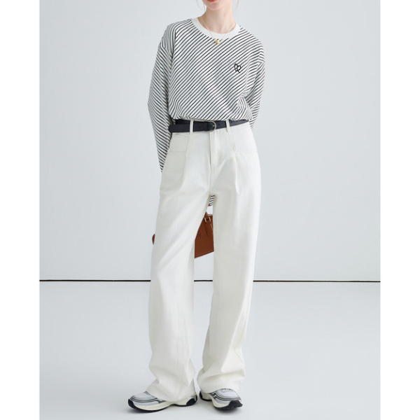 タック入りホワイトストレートデニム X-294