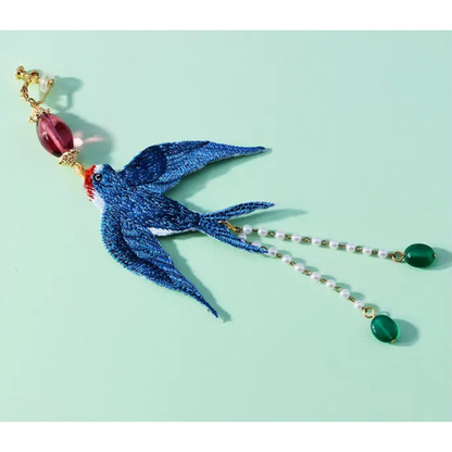 つばめ刺繍の耳飾り(ピアス・イヤリング) X-177